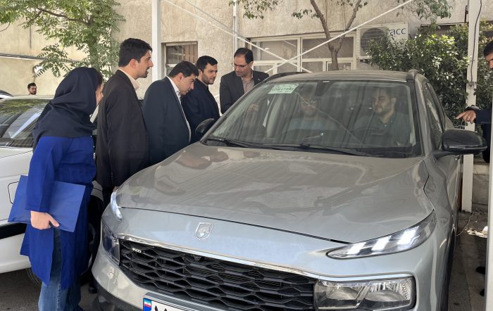 بازدید معاون صنایع پیشرفته سازمان گسترش و نوسازی صنایع ایران از سازمان جهاددانشگاهی صنعتی شریف